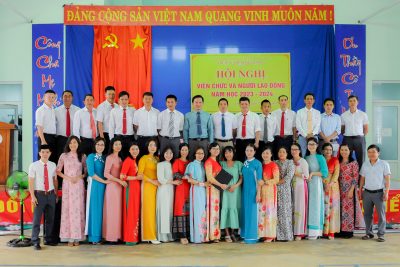 Trường THPT Đắk Glong tổ chức hội nghị viên chức và người lao động năm học 2023-2024.