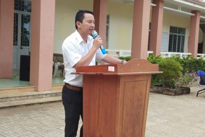 Trường THPT Đắk Glong tuyên truyền về ngày 30/4 và 01/5