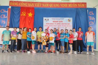 Công đoàn trường THPT Đắk Glong tổ chức giải bóng chuyền hơi và Pickleball chào mừng 115 năm ngày quốc tế phụ nữ 08/3