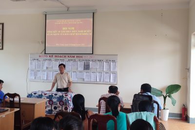 Chi bộ Trường THPT Đắk Glong tổ chức hội nghị tổng kết 10 năm thực hiện Nghị quyết số 29-NQ/TW của Ban chấp hành khóa XI.