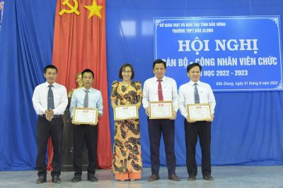 Trường THPT Đắk Glong tổ chức hội nghị cán bộ, công nhân viên chức năm học 2022-2023.