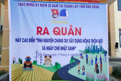 Đoàn TNCS Hồ Chí Minh trường THPT Đắk Glong hưởng ứng ra quân ngày cao điểm “Tình nguyện chung tay xây dựng nông thôn mới và ngày chủ nhật xanh”
