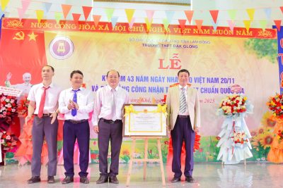 Lễ Kỷ niệm 43 năm ngày Nhà giáo Việt Nam và đón Bằng công nhận trường chuẩn quốc gia mức độ 1